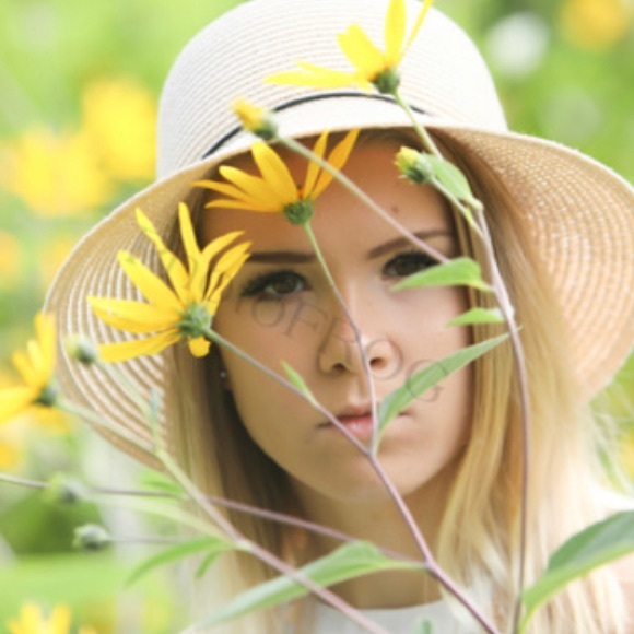 Meet your Posher, Eva - Picture 1 of 1